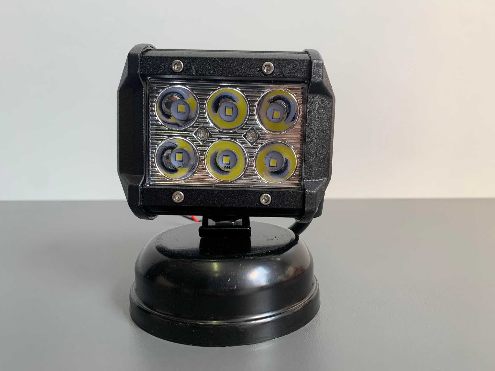 Proiector auto LED CREE 18W off road