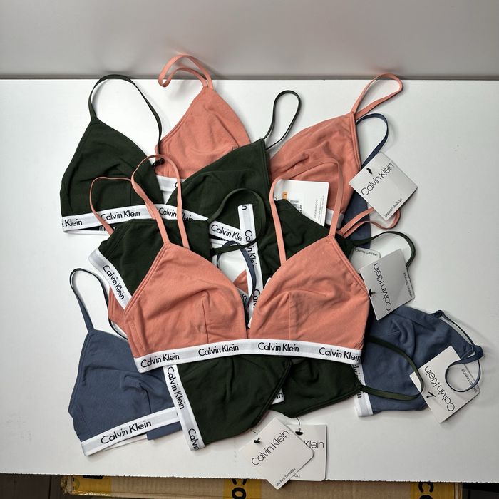 Sutiene CK fara burete diferite marimi