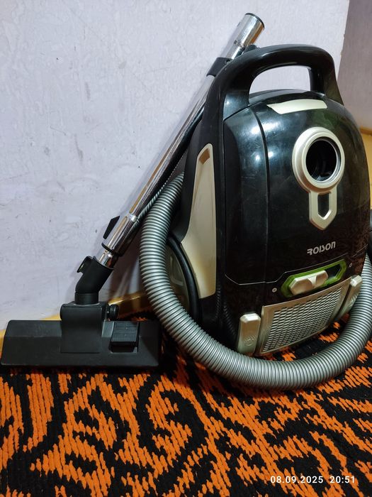 Пылесос  ,, ройсон ,,