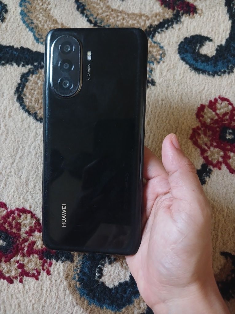 Huawei nova Y70 telefoni sotiladi