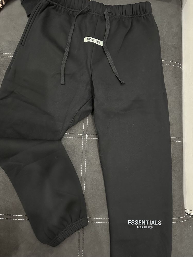 Essentials Fear of God tracksuit цял комплект