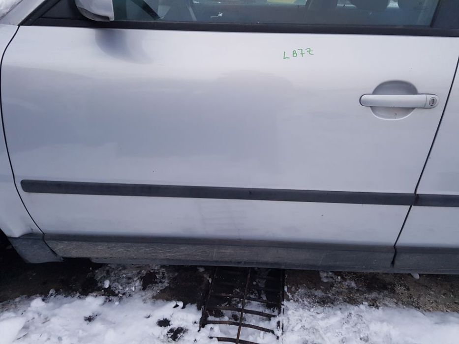 Usa / Portiera Stanga Fata VW Passat B5 Break / Combi 1996 - 2000 Cod Culoare LB7Z