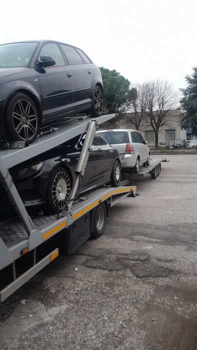 Transport auto pe platforma