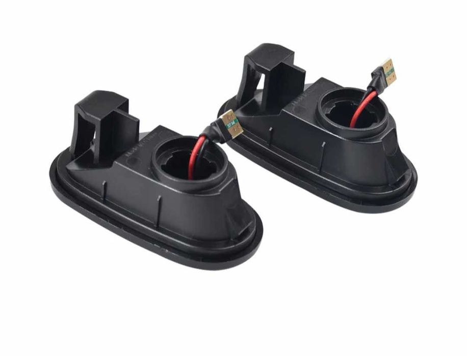 Динамични бягащи мигачи за калниците за Мицубиши Pajero Mitsubishi