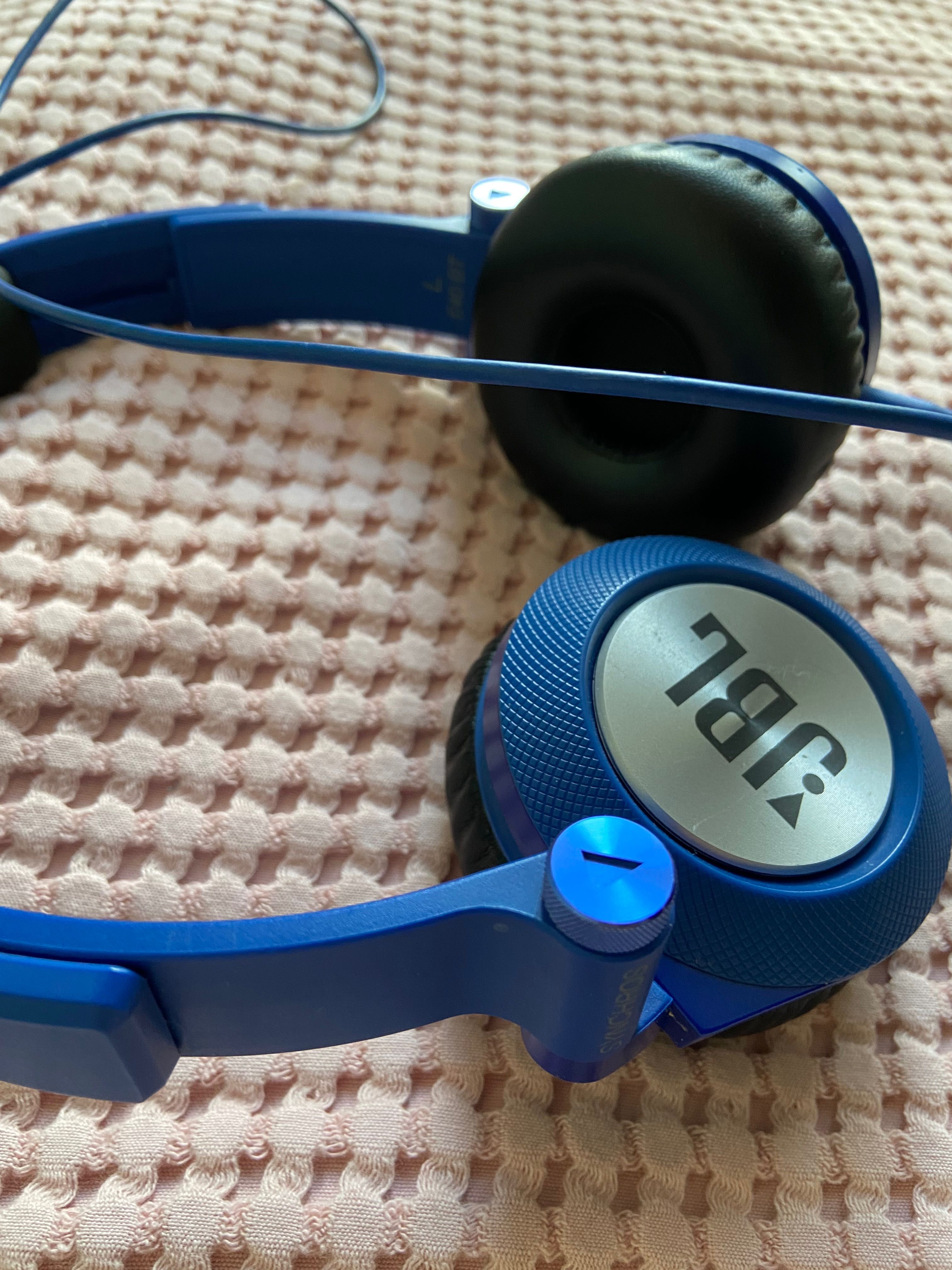 JBL E40BT Bluetooth слушалки