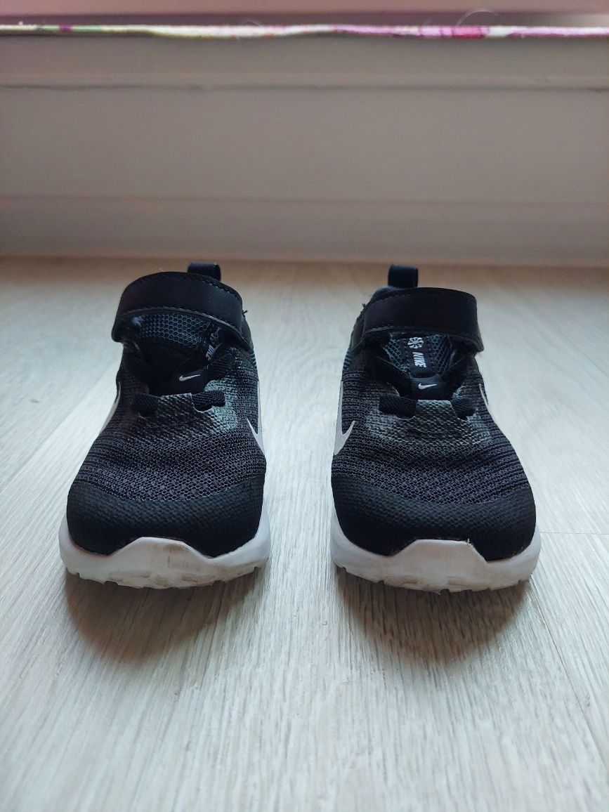 Adidași Nike unisex ca noi marimea 21