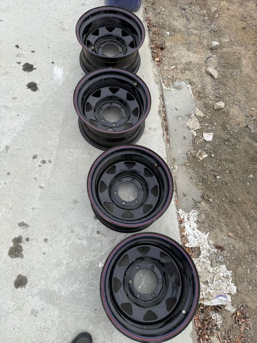 Продаю R15/6x139.7