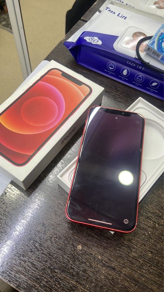 iPhone 12 в хорошем состояний