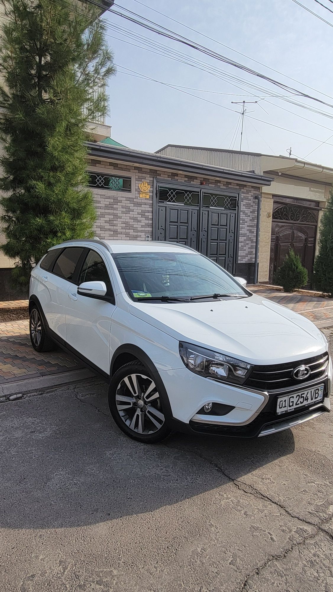 LADA Vesta SW Cross 2022