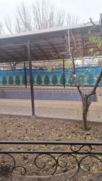 Продаётся дом 6соток все условия для жизни и отдыха большой бассейн