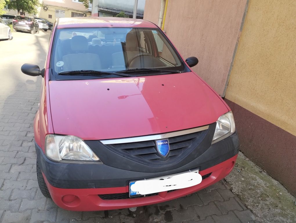 Vând Dacia Logan