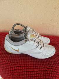 Adidași Nike nr 38,5 damă