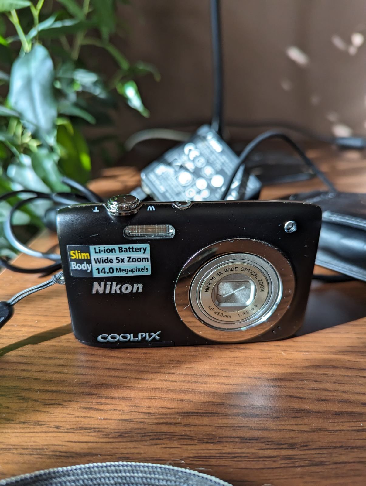 Фотоапарат марка NIKON COOLPIX , 14MP и HD