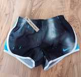 Къси панталони Nike Dri-Fit- светещи в тъмното