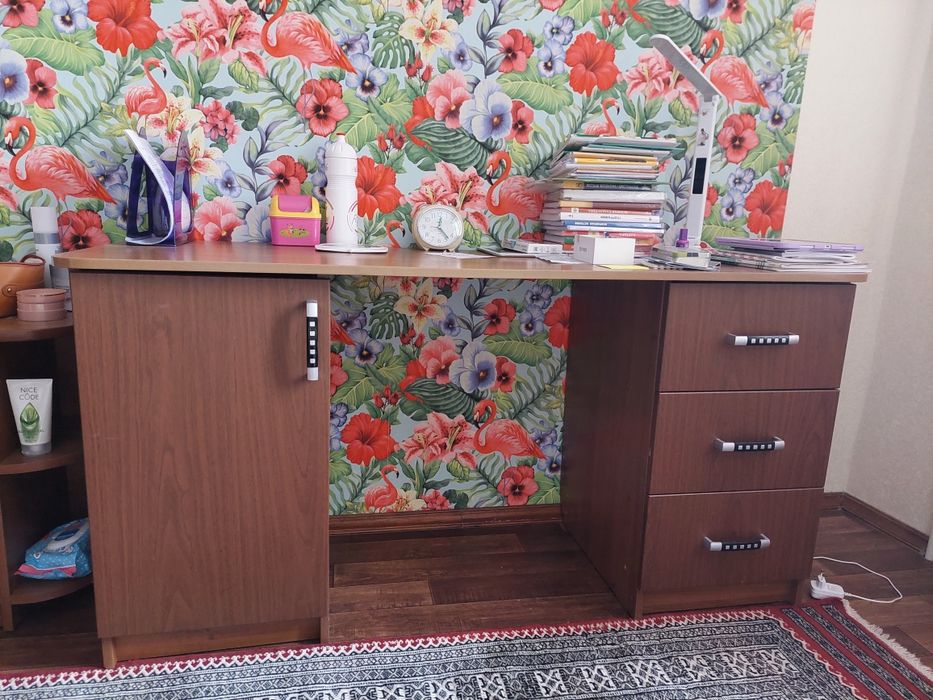 Шкаф-купе и письменный стол