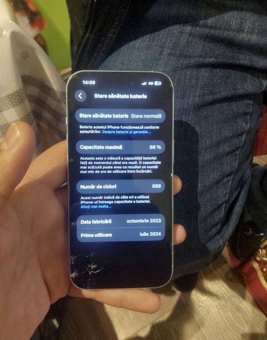 Vand sau schimb iphone 15 fisurat