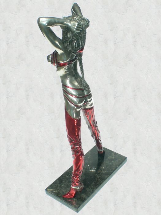 Стриптизьорка - скулптура, пластика върху мраморна основа, цветна