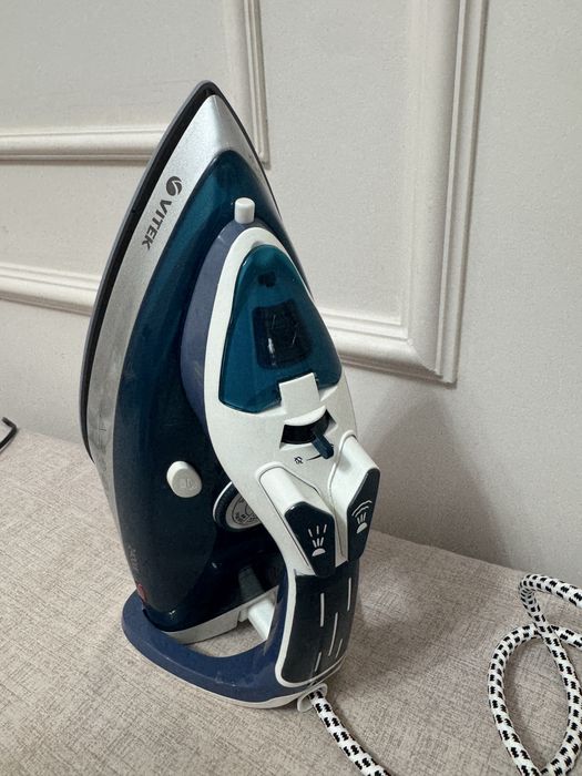Продам утюг. Хорошо греет, работает стабильно.