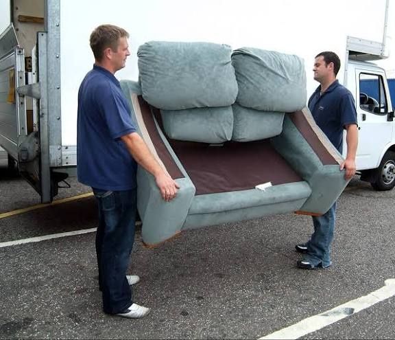 Ofer servicii profesionale de debarasare evacuare mobila