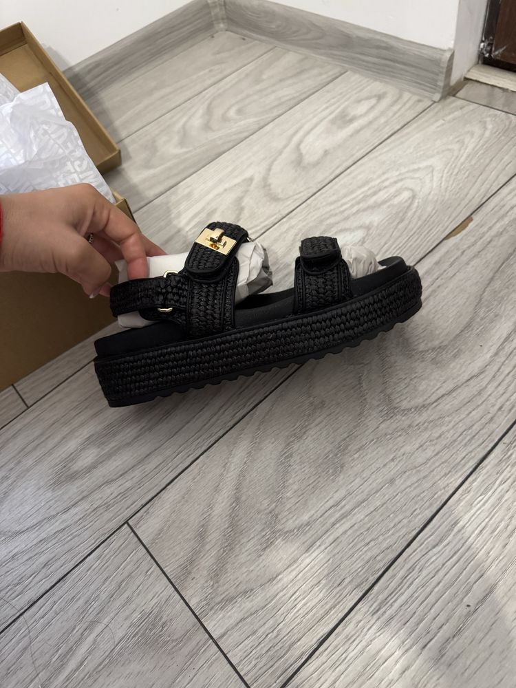 Сандали Steve Madden