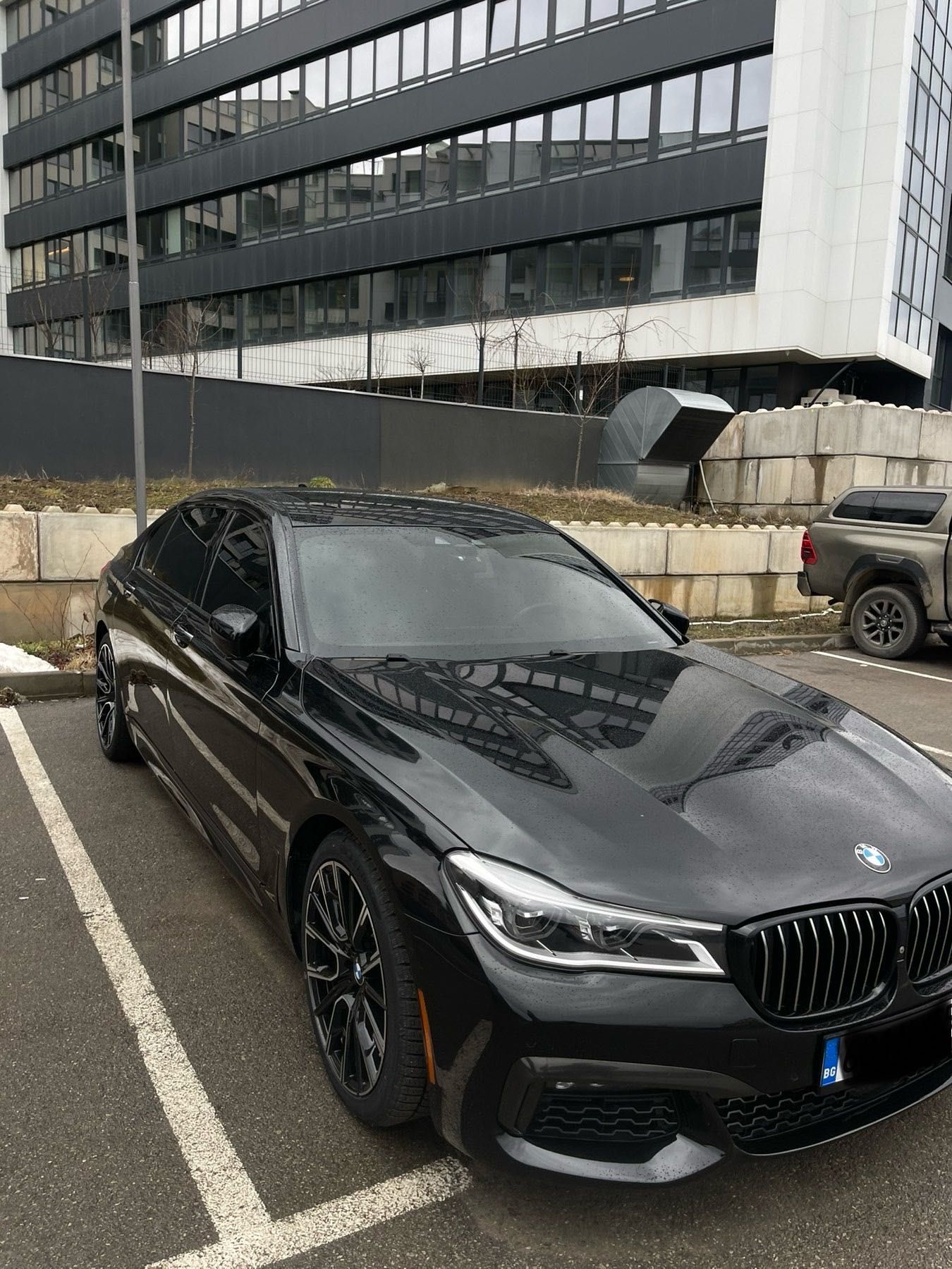 BMW750i Black Sapphire * xDrive* w/Performance spo