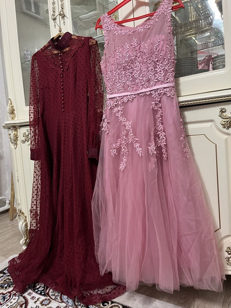 Платья красный 42 ,розовый 42-44