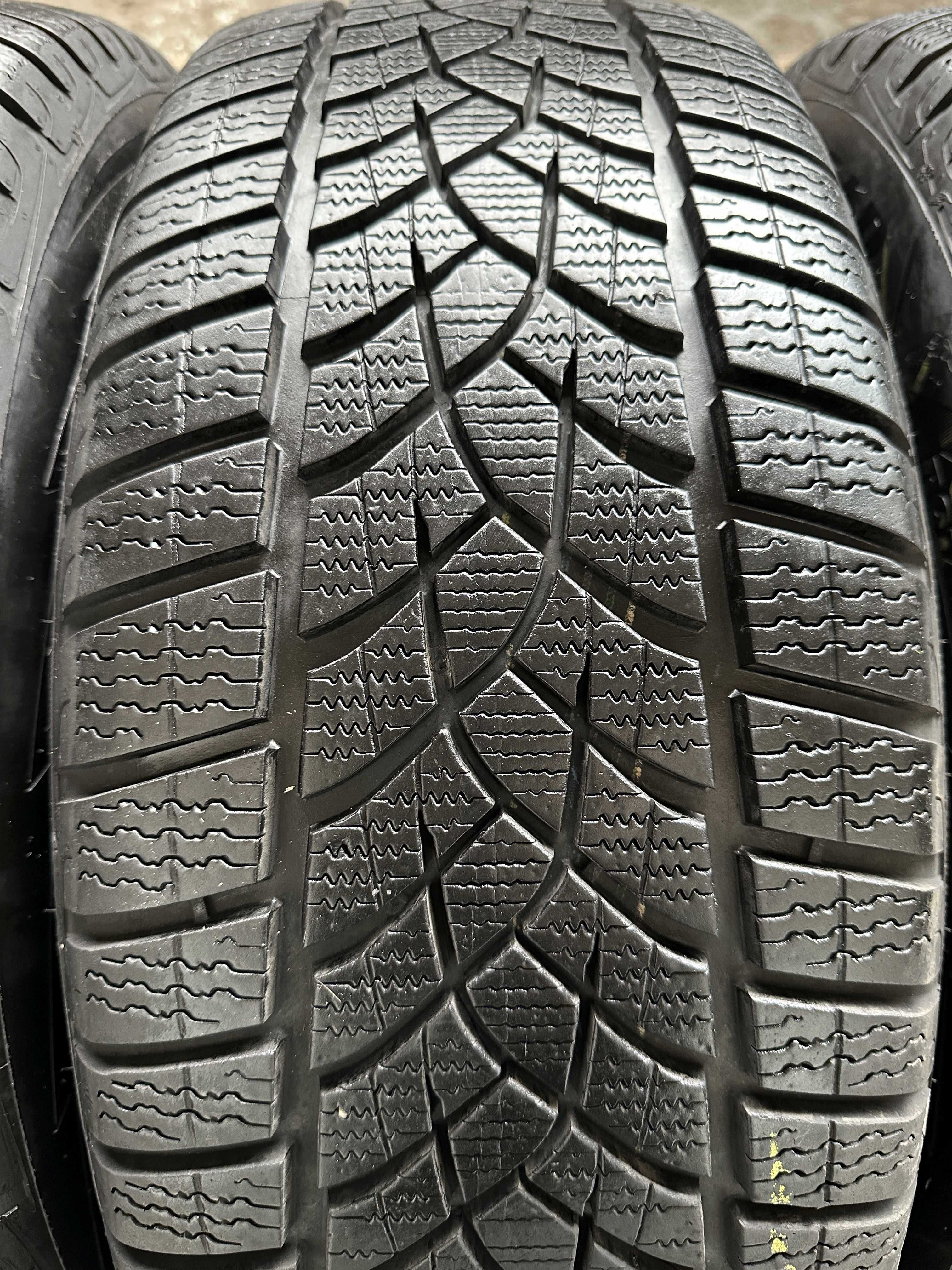 SET 4 Anvelope Iarna 235/55 R18 104H GOODYEAR Ultra Grip Performance