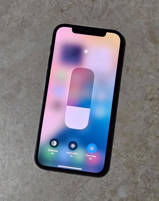 iPhone 12 Mini la cutie