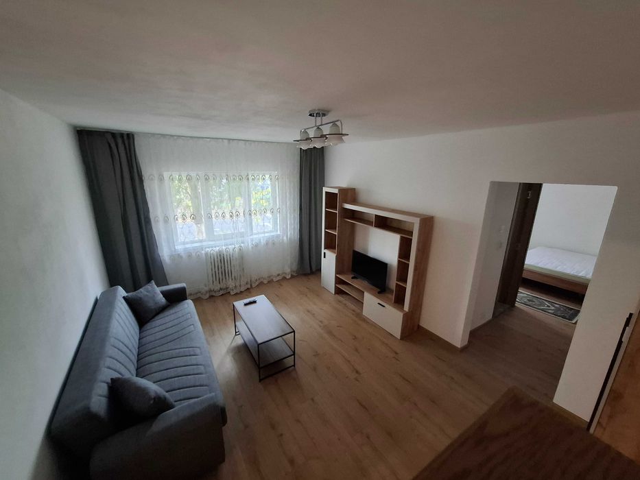 Inchiriez apartament