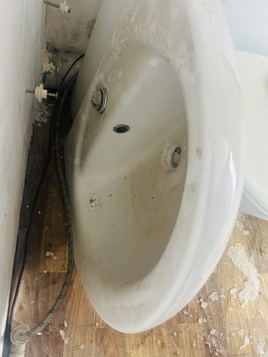 Унитаз и раковина Б/у