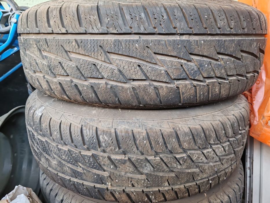 Продам зимнию резину