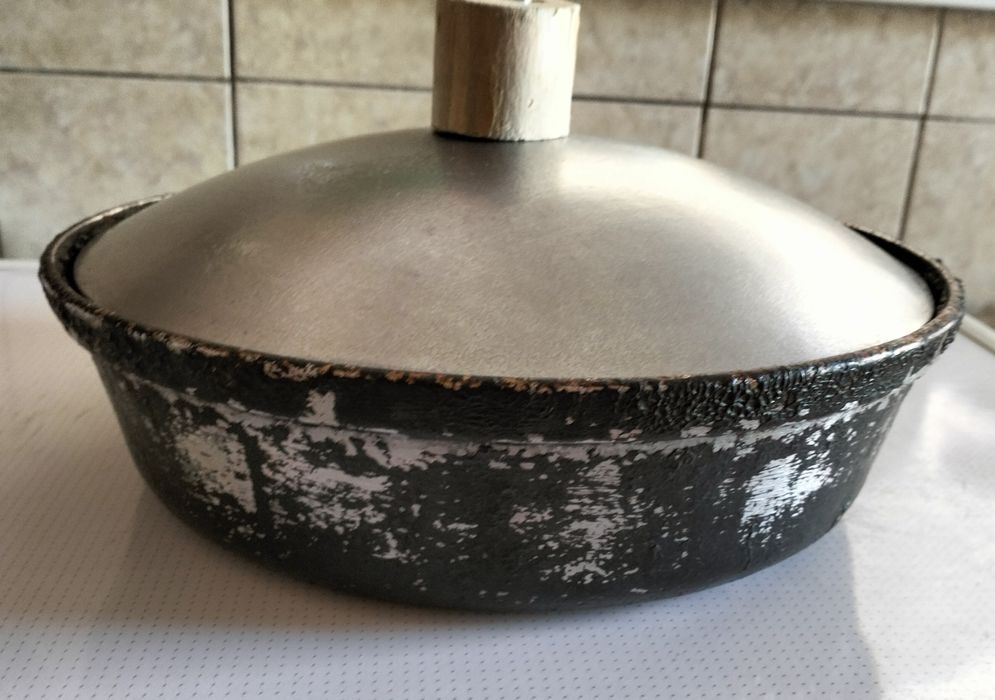 Продам сковороду чугунную