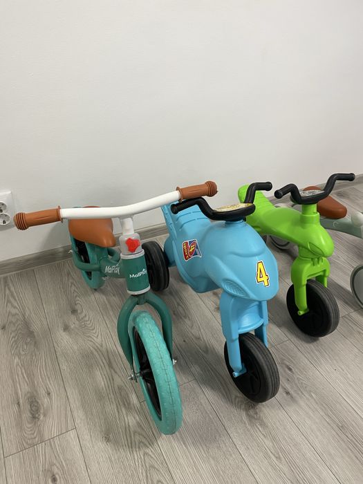 Lot de 3 triciclete si o bicicleta
