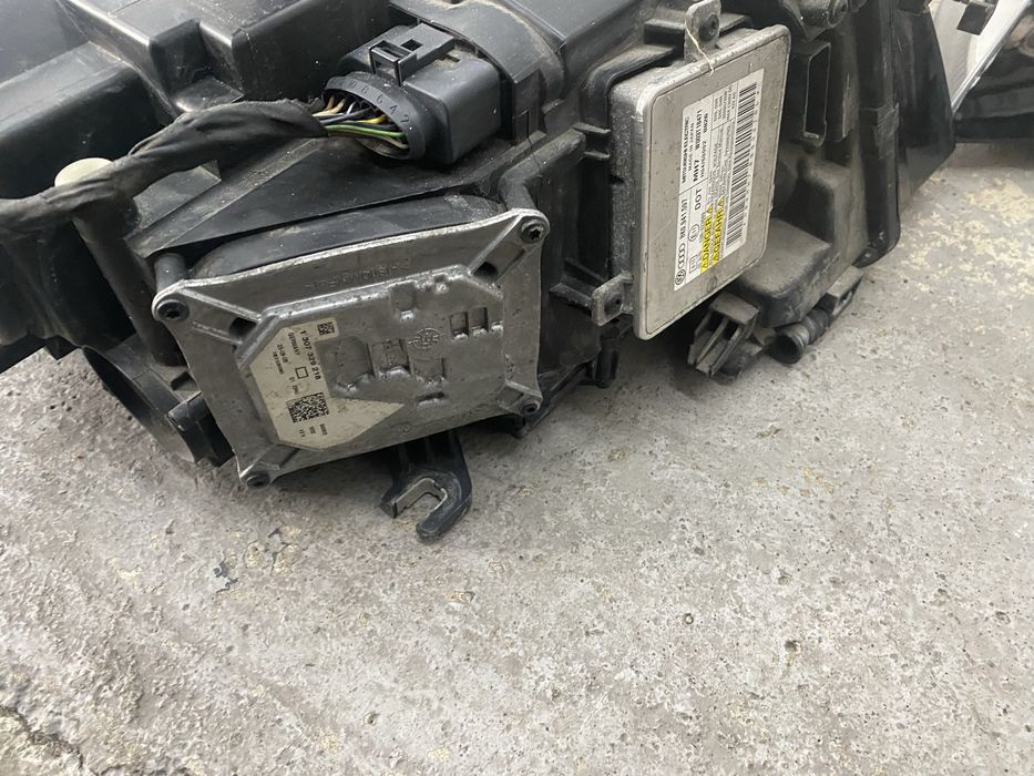 Завиващи фарове за Audi A4 B8, Ауди