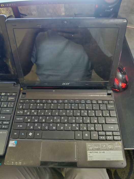 Продам 2 нетбука на запчасти или под восстановление — почти даром!