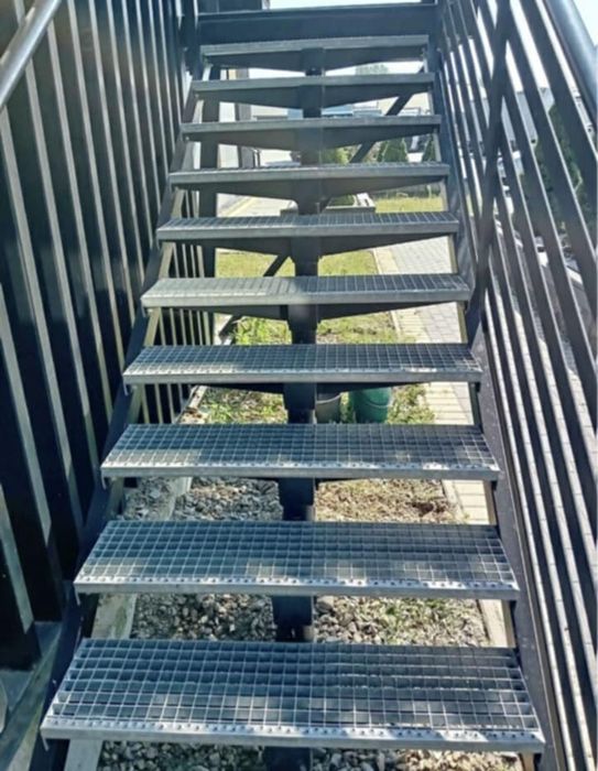 trepte zincate galvanizate