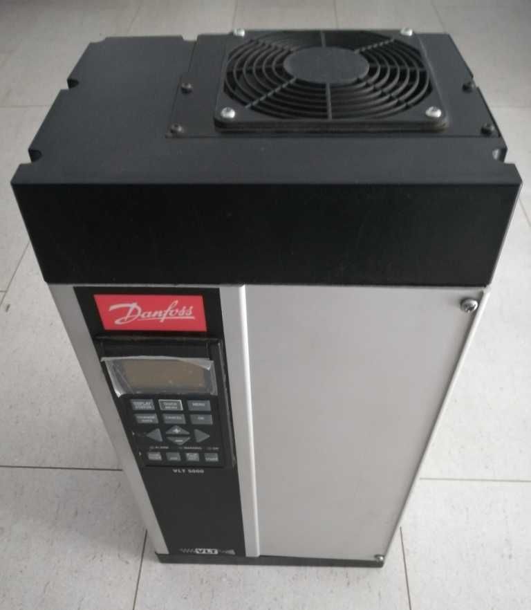 Честотен регулатор инвертор Danfoss VLT 5002 Frequency Converter