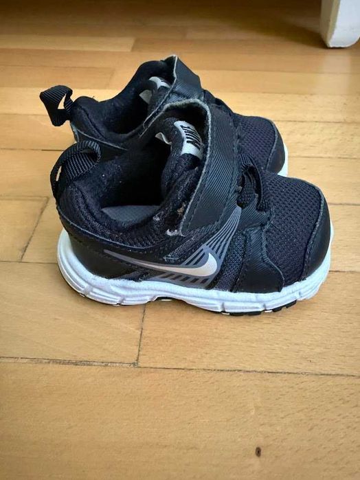 Черни маратонки Nike - 18.5 номер