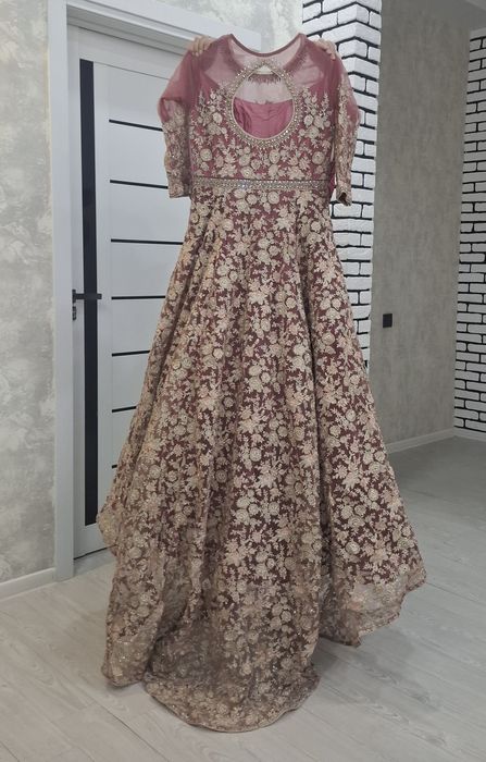 Шикарное платье свадебное