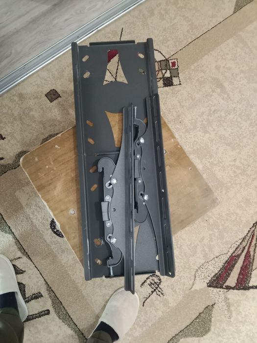 Кронштейн для телевизора