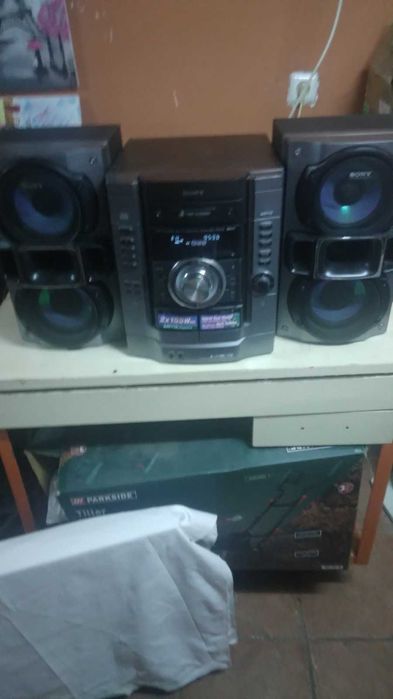 Продавам домашни аудио системи