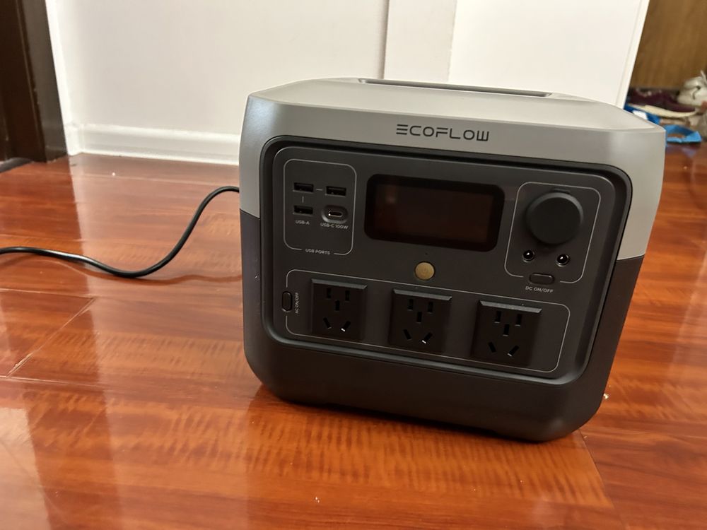 Продам новую портативную зарядную станцию ecoflow river pro 2 срочно