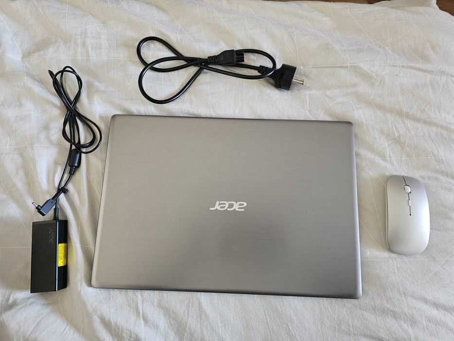 Laptop Acer swift 3 Intel i3, 15.6', 8GB Ram, 256GB SSD + 1 TB HDD