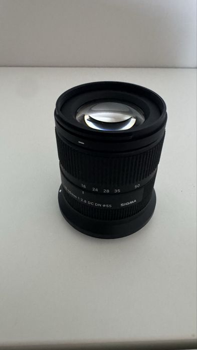 De vanzare Canon EOS R50 si obiectiv Sigma 18-50 F2.8