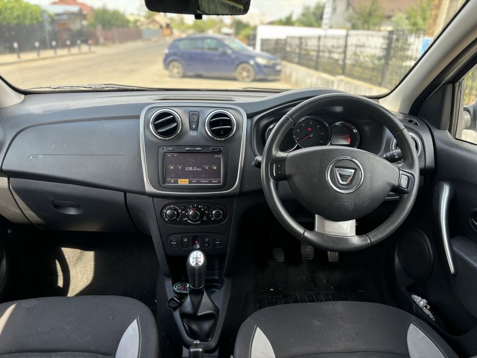 Dezmembrez dacia sandero stepway