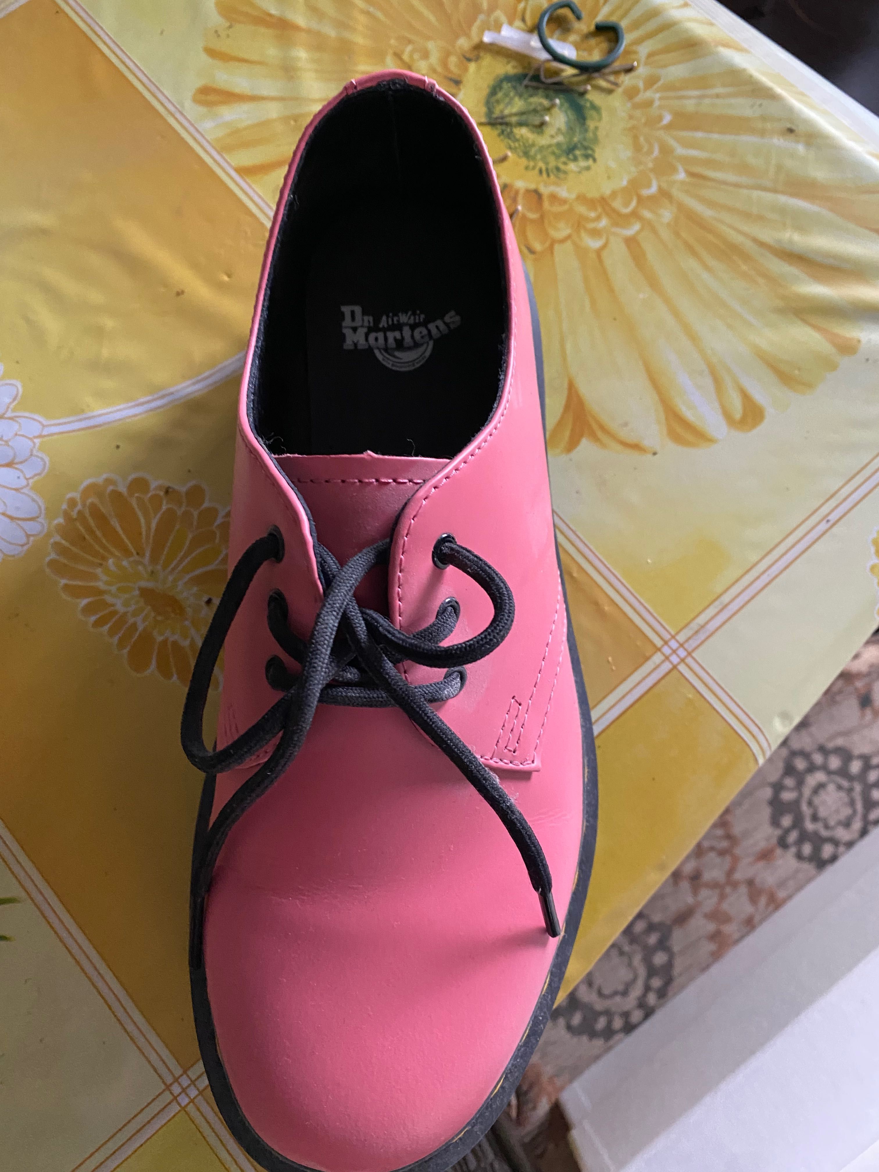 Pantofi roz Dr Martens
