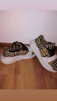 Adidași ORIGINALI Burberry leather trainers 
Leather trainers