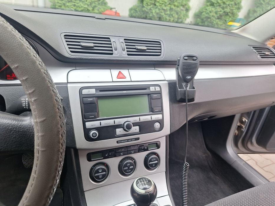 Vand Volkswagen Passat B6 1.9di 105 cp cod motor Bls