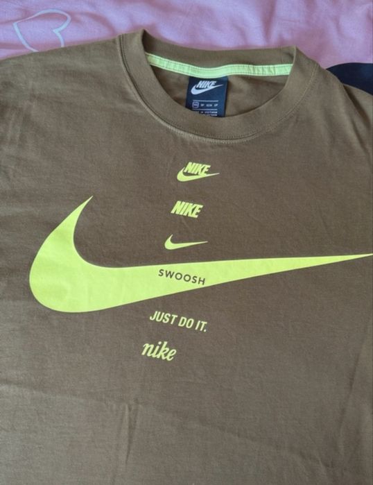 Tricou kaki Nike