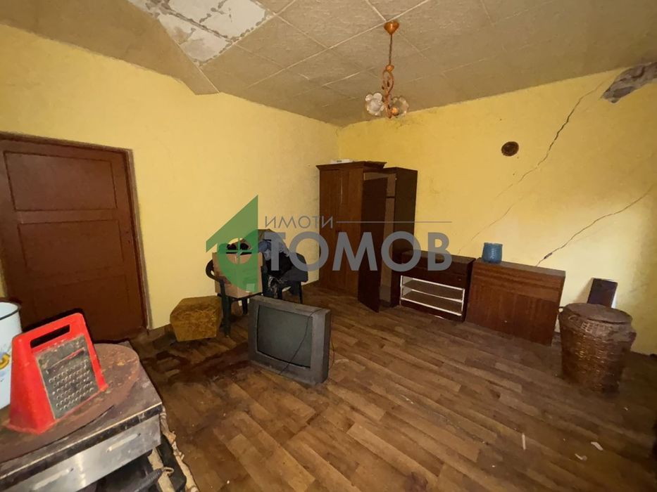 Къща с голям двор в село Найденово